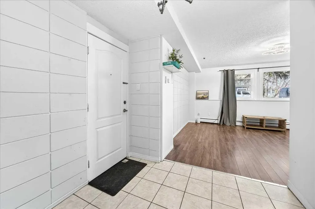 2111 14 Street Calgary AB T2B3M3