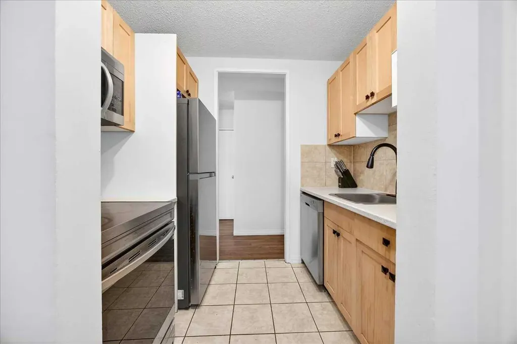 2111 14 Street Calgary AB T2B3M3