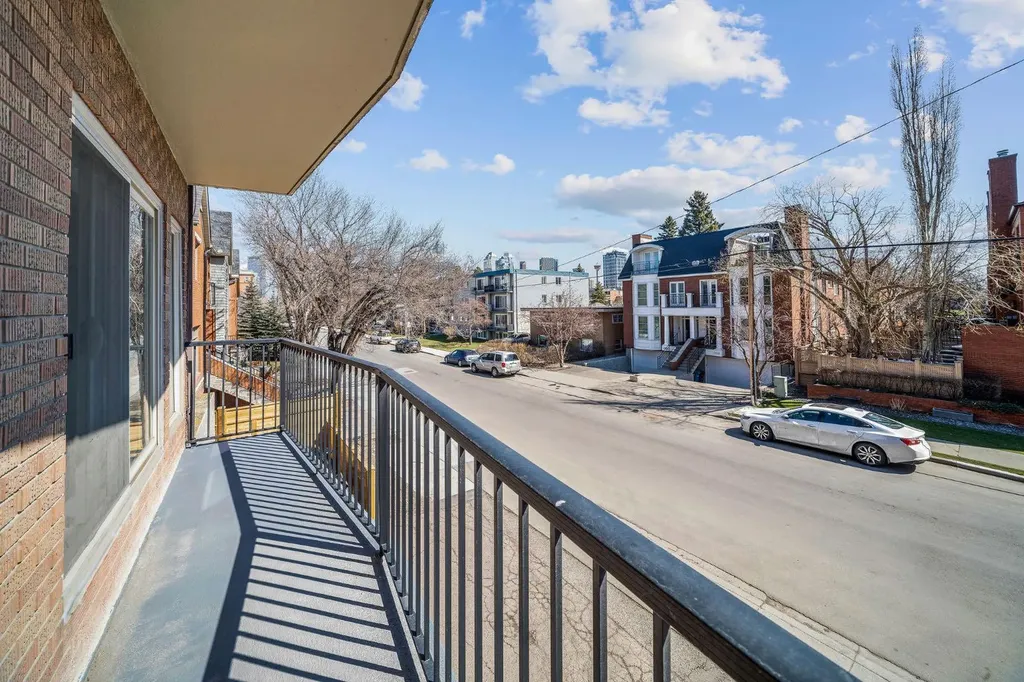 808 Royal Avenue SW Calgary AB T2T 0L3