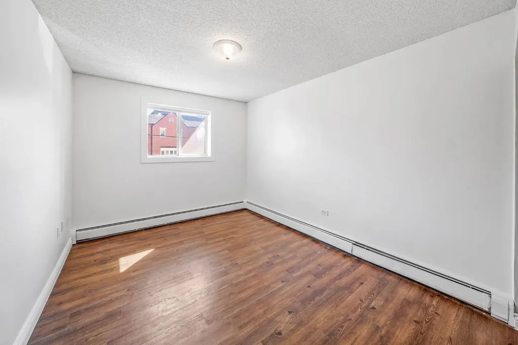 808 Royal Avenue SW Calgary AB T2T 0L3