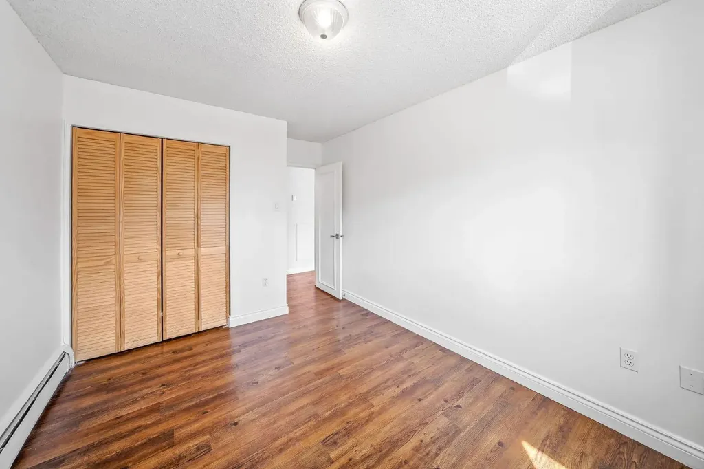 808 Royal Avenue SW Calgary AB T2T 0L3