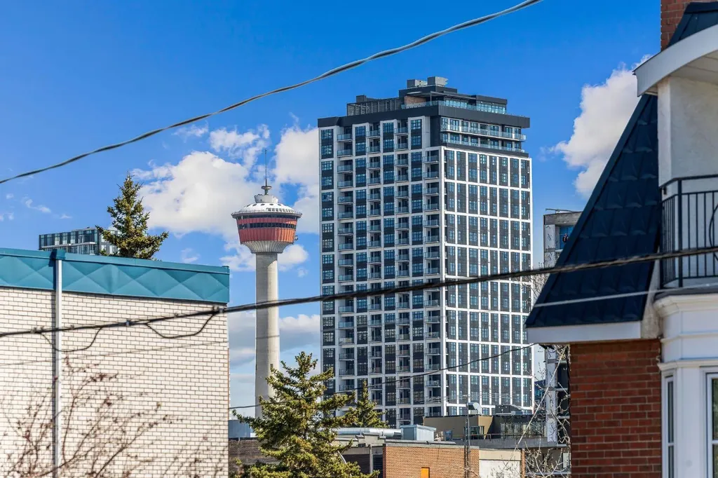 808 Royal Avenue SW Calgary AB T2T 0L3