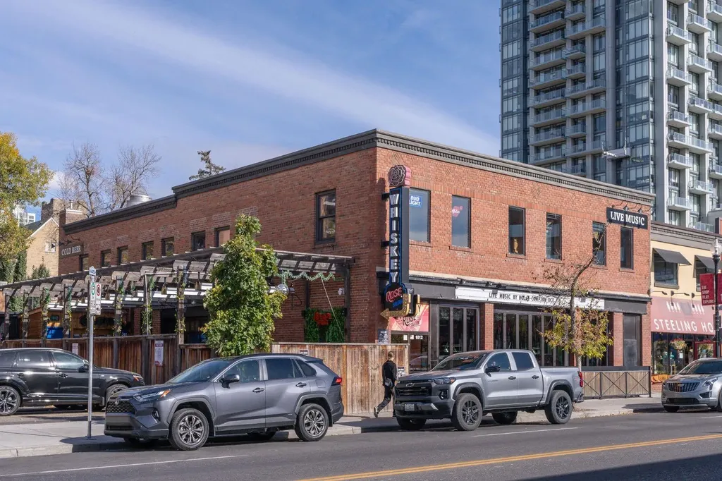 808 Royal Avenue SW Calgary AB T2T 0L3