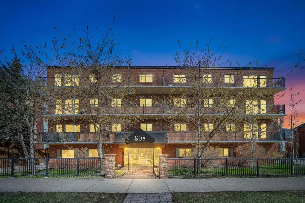 808 Royal Avenue SW Calgary AB T2T 0L3