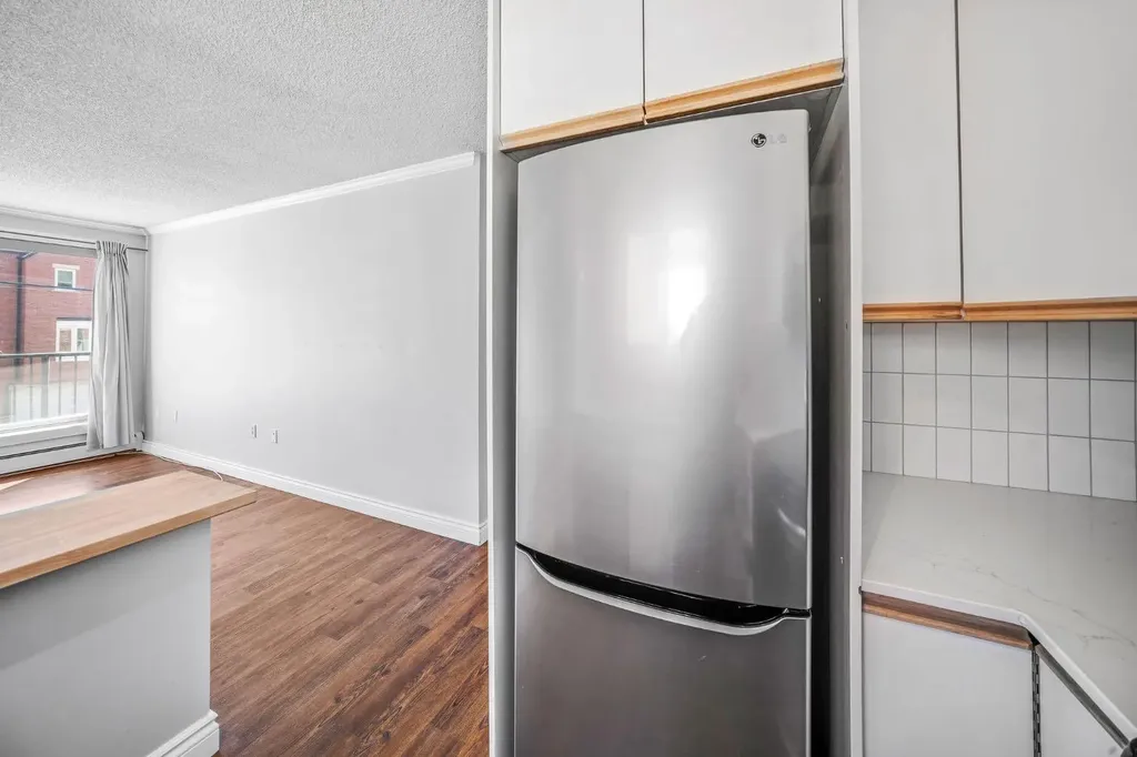 808 Royal Avenue SW Calgary AB T2T 0L3