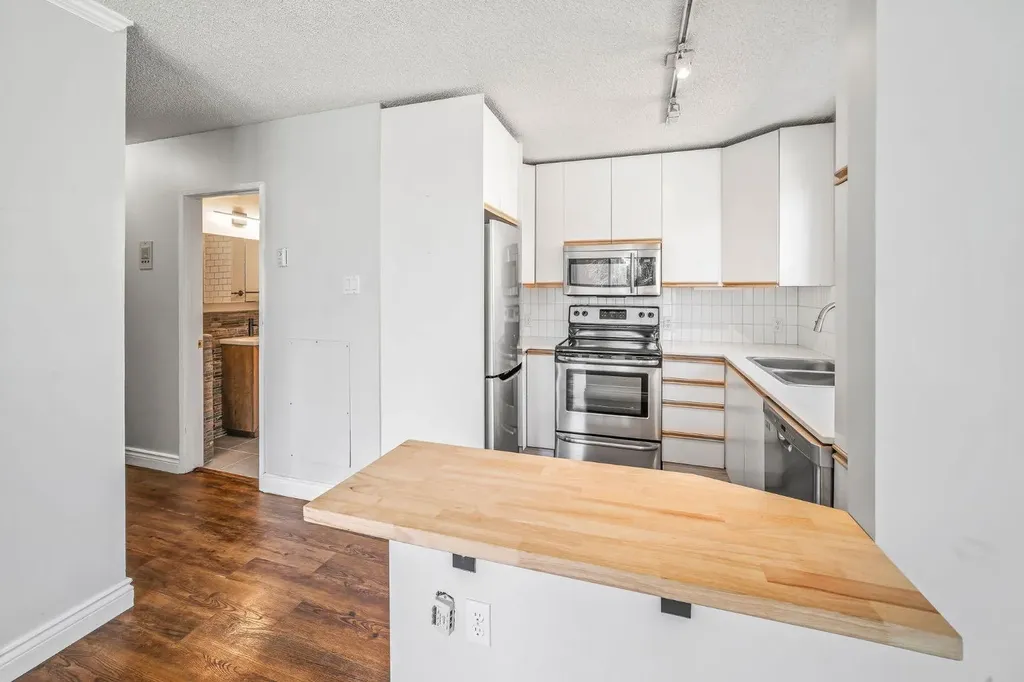 808 Royal Avenue SW Calgary AB T2T 0L3