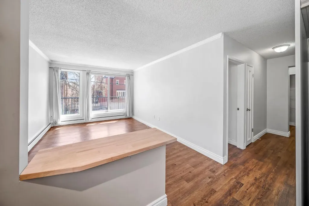 808 Royal Avenue SW Calgary AB T2T 0L3