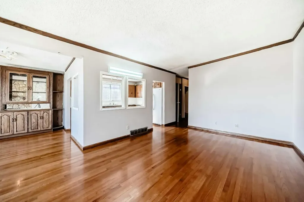 2610 Dover Ridge Drive SE Calgary AB T2B 2L3