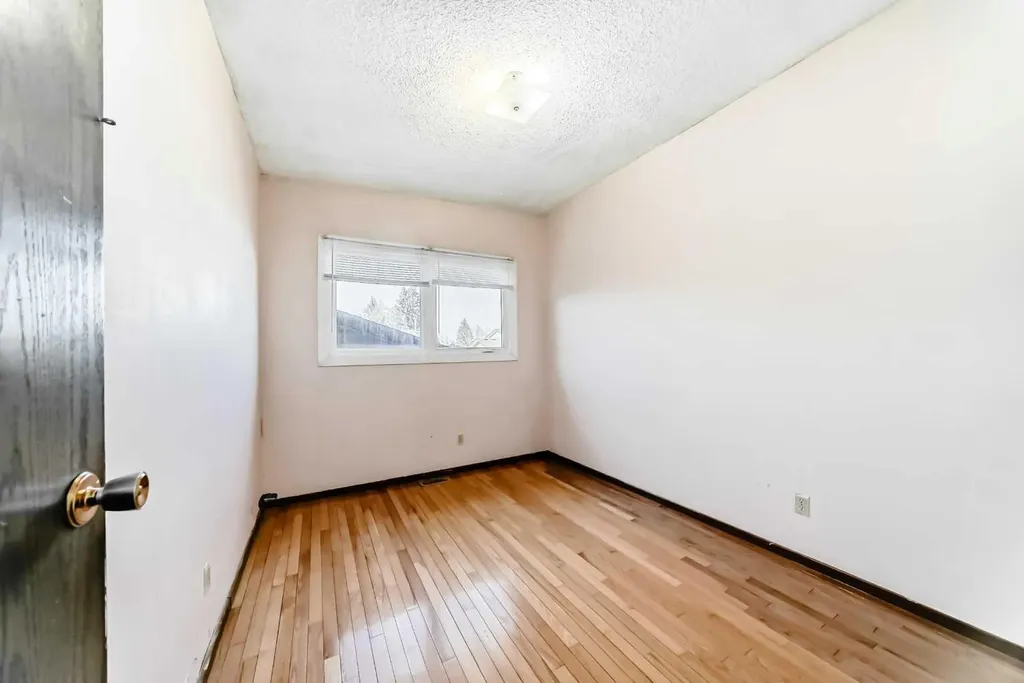 2610 Dover Ridge Drive SE Calgary AB T2B 2L3