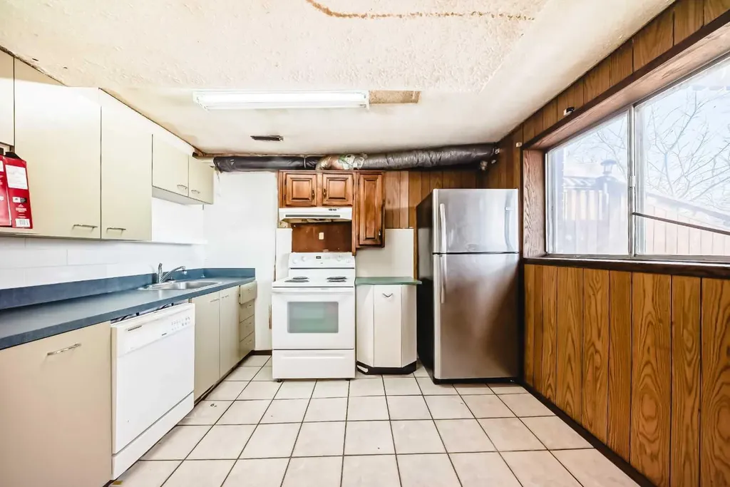 2610 Dover Ridge Drive SE Calgary AB T2B 2L3