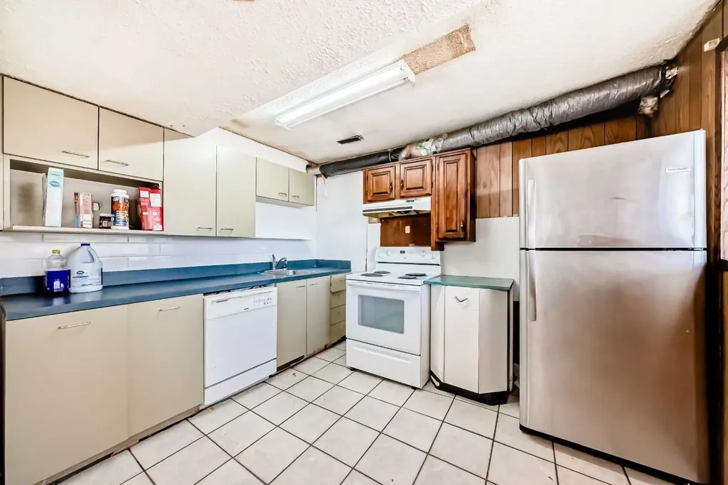 2610 Dover Ridge Drive SE Calgary AB T2B 2L3