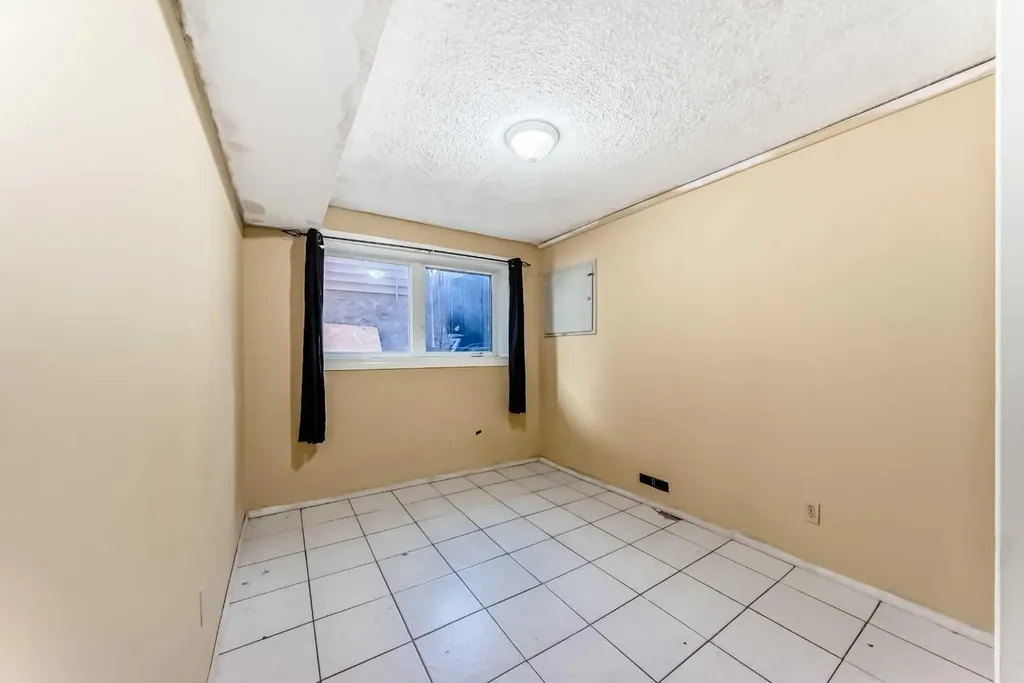 2610 Dover Ridge Drive SE Calgary AB T2B 2L3