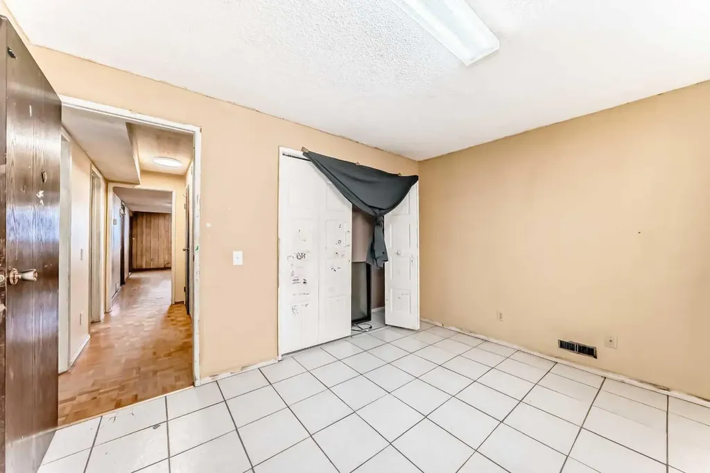 2610 Dover Ridge Drive SE Calgary AB T2B 2L3