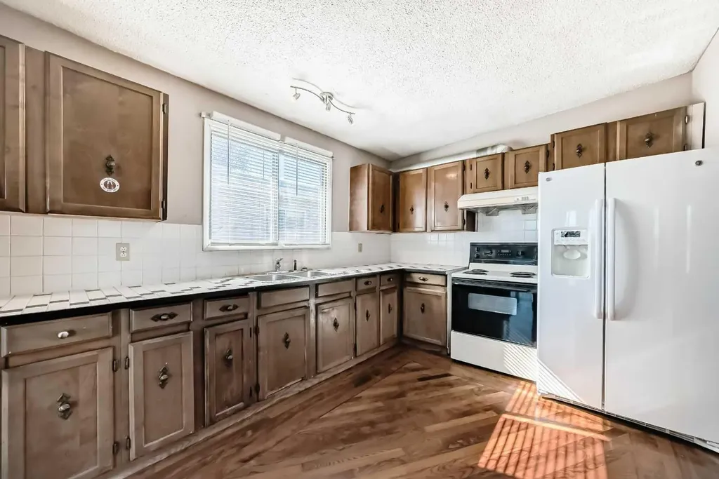 2610 Dover Ridge Drive SE Calgary AB T2B 2L3