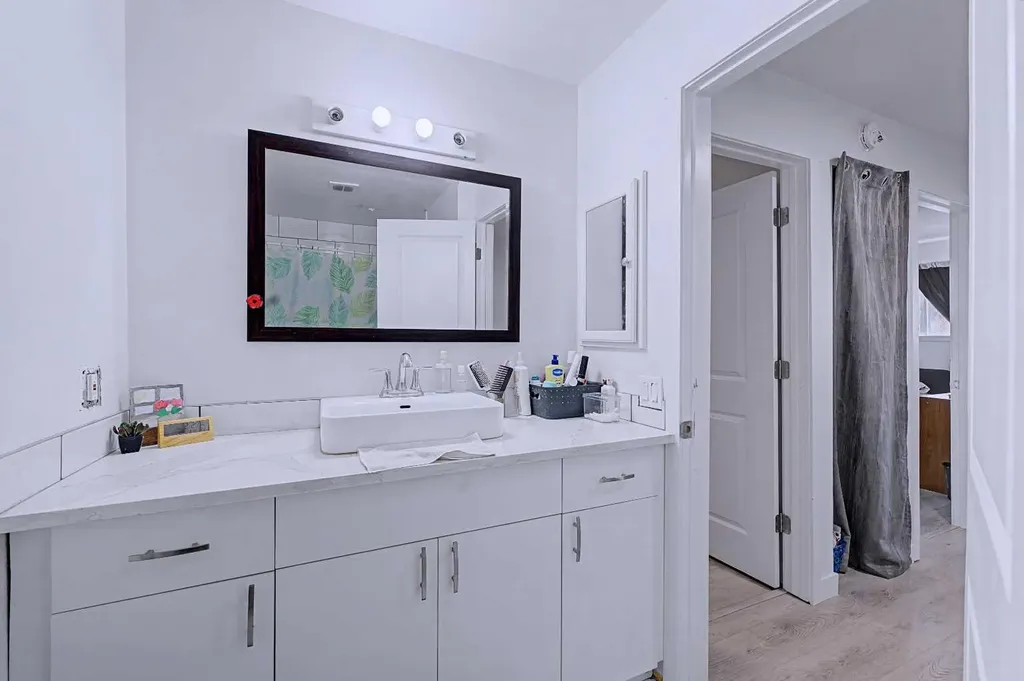 5404 10 Avenue SE Calgary AB T2A 5G4