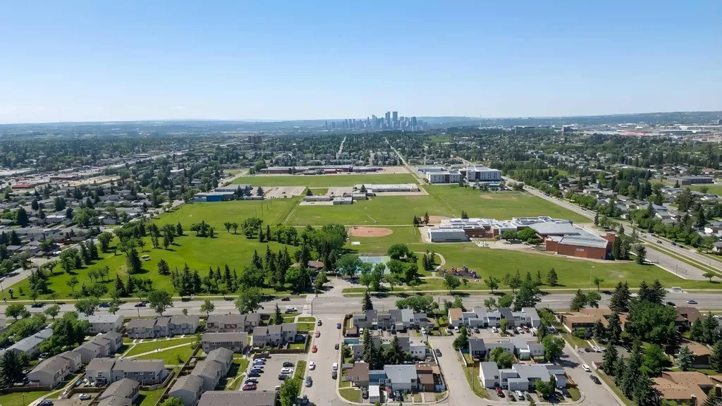 5404 10 Avenue SE Calgary AB T2A 5G4