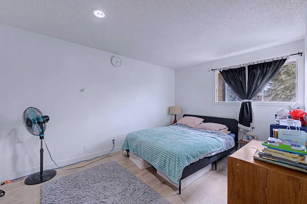 5404 10 Avenue SE Calgary AB T2A 5G4