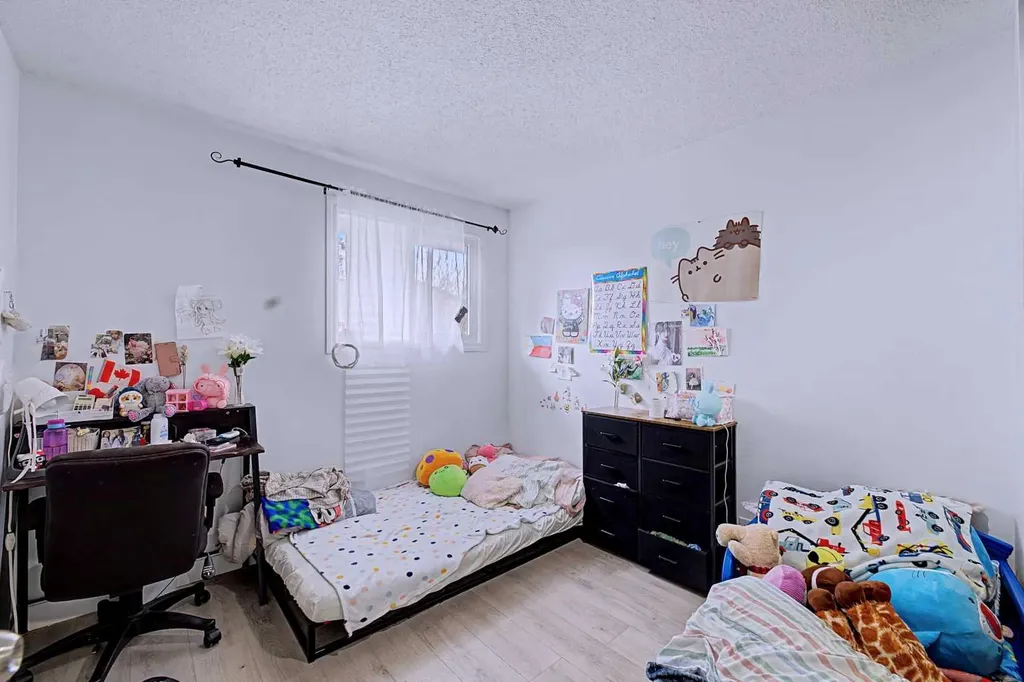 5404 10 Avenue SE Calgary AB T2A 5G4