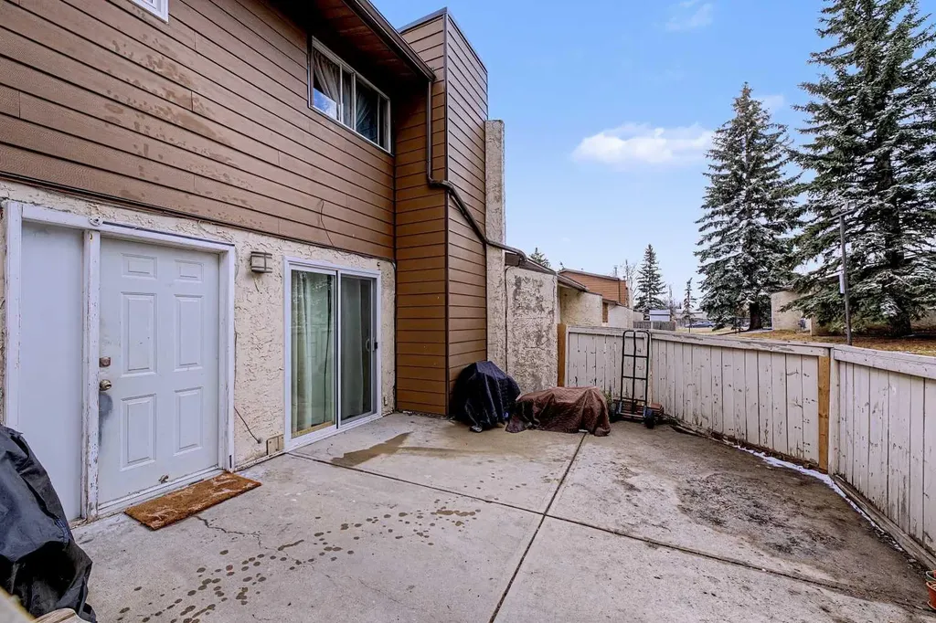 5404 10 Avenue SE Calgary AB T2A 5G4