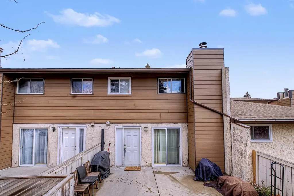 5404 10 Avenue SE Calgary AB T2A 5G4