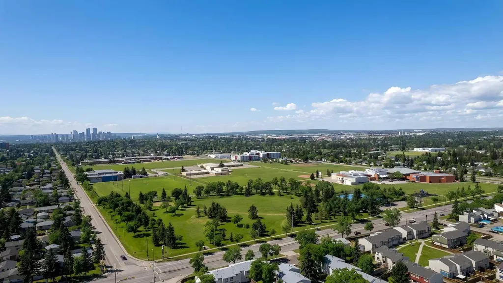 5404 10 Avenue SE Calgary AB T2A 5G4