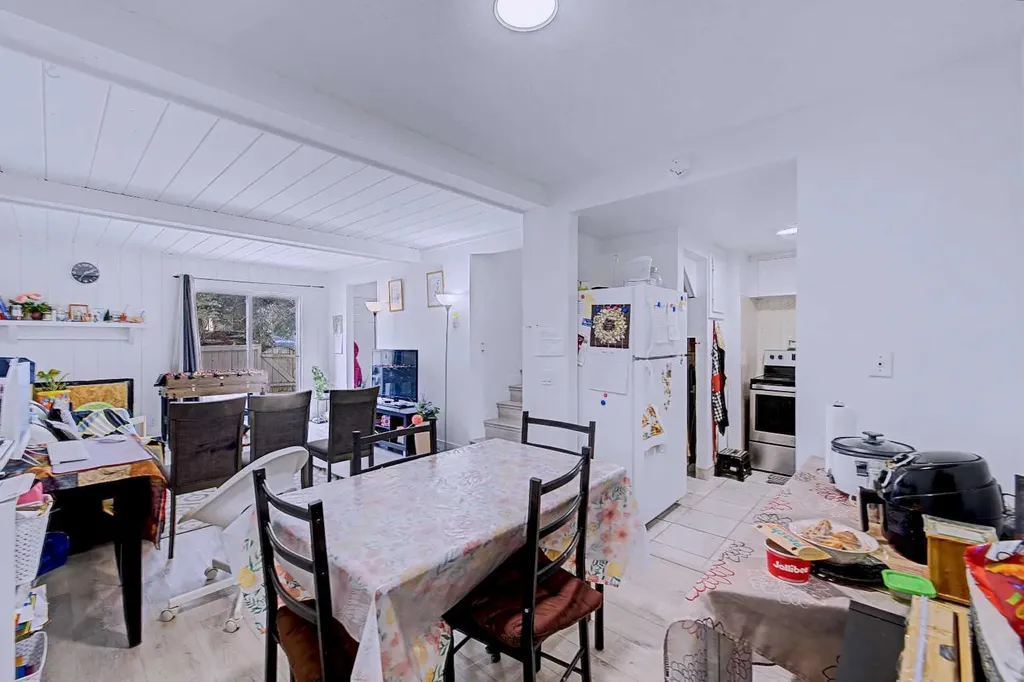 5404 10 Avenue SE Calgary AB T2A 5G4