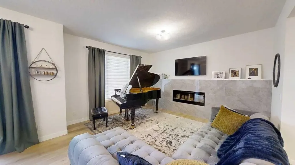 28 Aster Link Okotoks AB T1S 5Y1