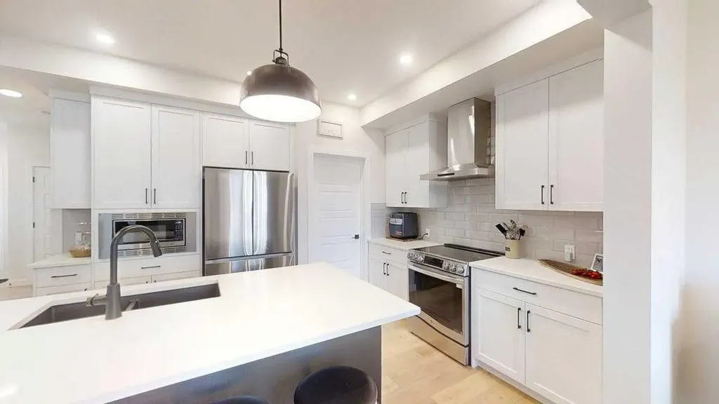 28 Aster Link Okotoks AB T1S 5Y1