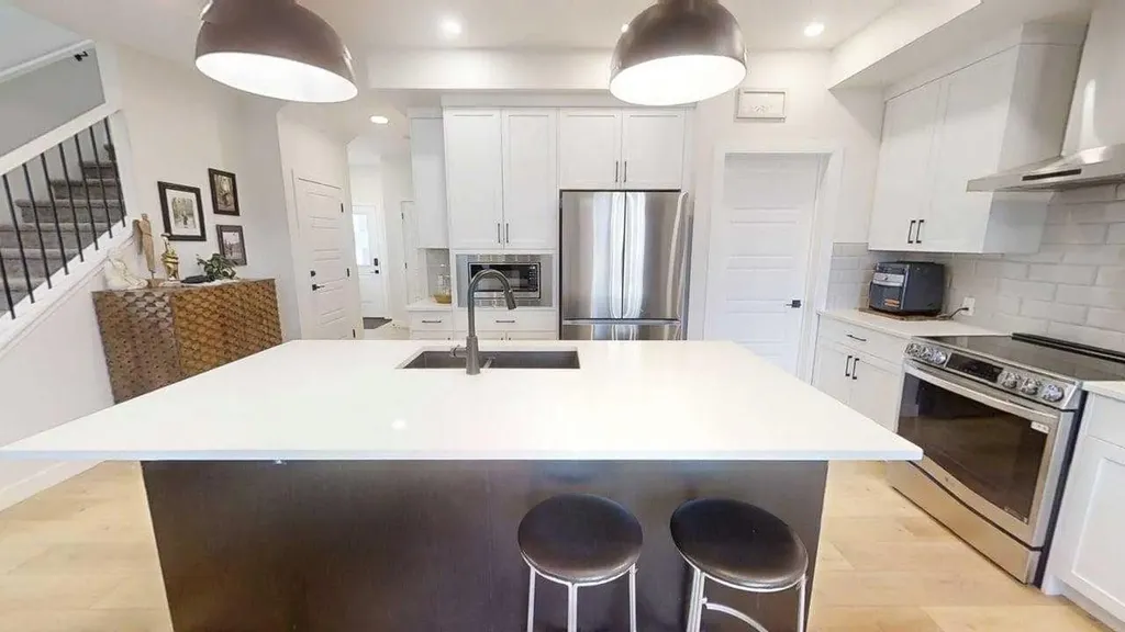 28 Aster Link Okotoks AB T1S 5Y1