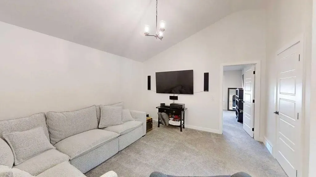 28 Aster Link Okotoks AB T1S 5Y1