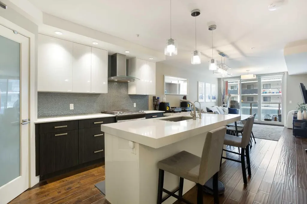 1029 15 Avenue SW Calgary AB T2R 0S5