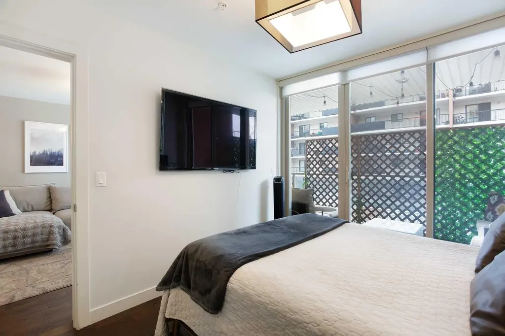 1029 15 Avenue SW Calgary AB T2R 0S5