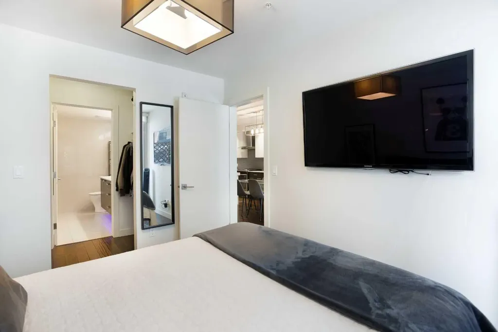 1029 15 Avenue SW Calgary AB T2R 0S5