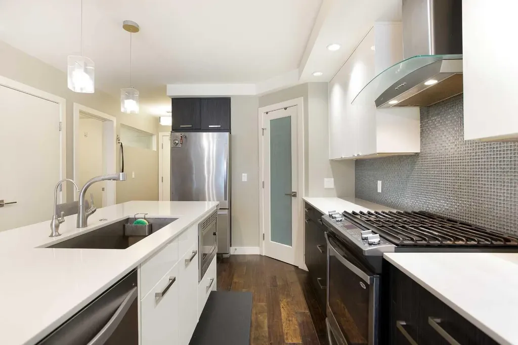 1029 15 Avenue SW Calgary AB T2R 0S5