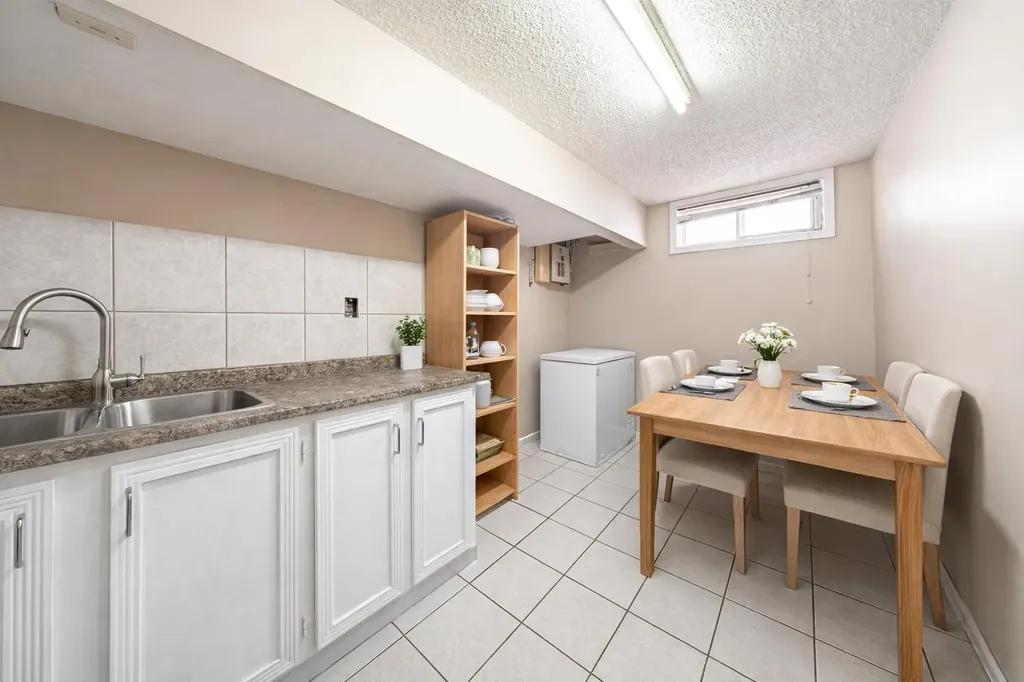 65 Northey Avenue Red Deer AB T4P1R3