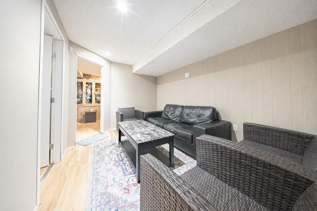 65 Northey Avenue Red Deer AB T4P1R3