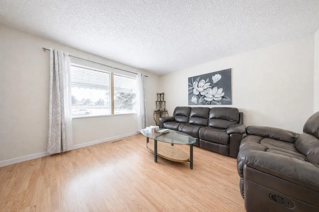 65 Northey Avenue Red Deer AB T4P1R3