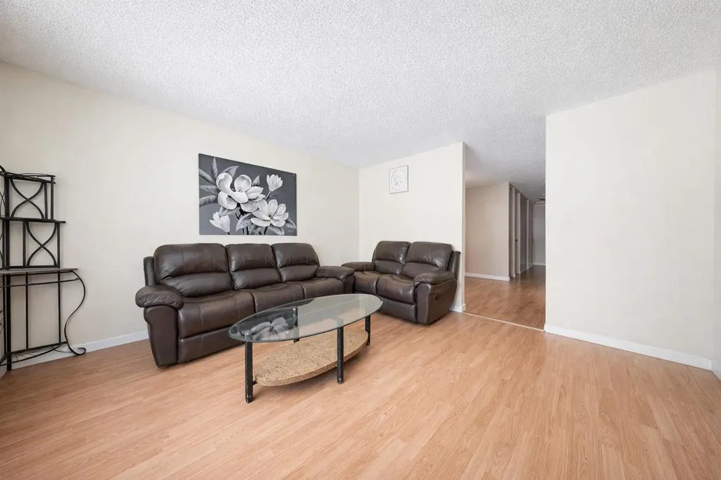 65 Northey Avenue Red Deer AB T4P1R3