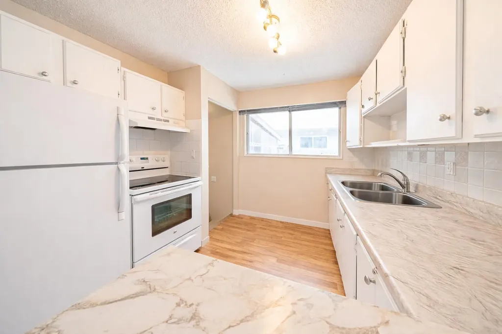 65 Northey Avenue Red Deer AB T4P1R3