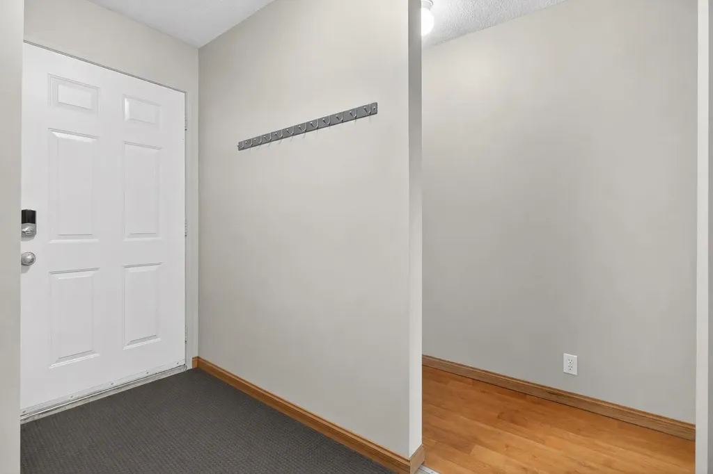 27 Bedford Road NE Calgary AB T3K 2K7
