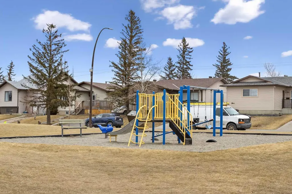 27 Bedford Road NE Calgary AB T3K 2K7
