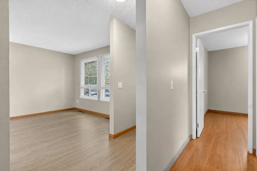 27 Bedford Road NE Calgary AB T3K 2K7