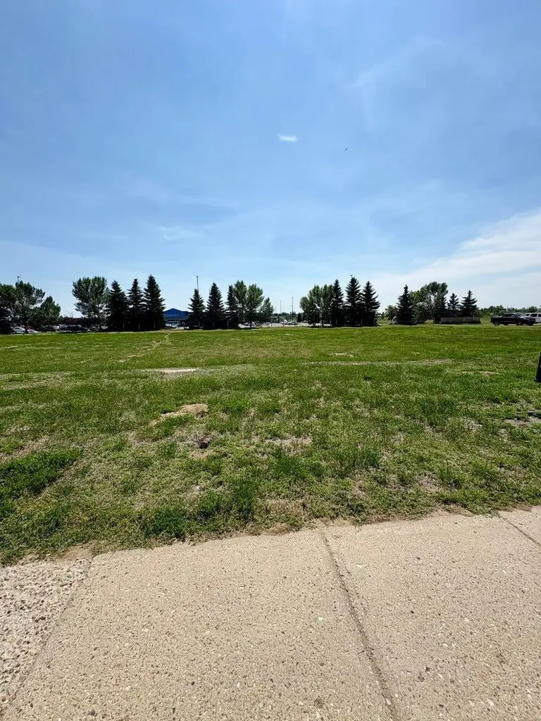93 Upland Boulevard Brooks AB T1R 1C5