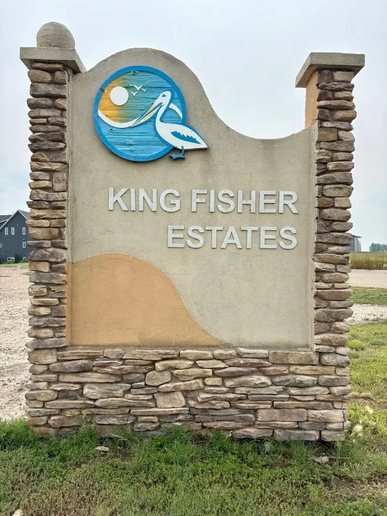 1 Kingfisher Estates Lake Newell Resort AB T1R 0X5