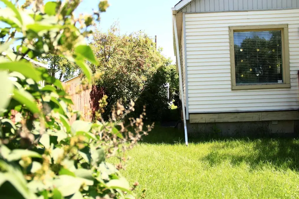 2740 16a Street SE Calgary AB T2G 3T2