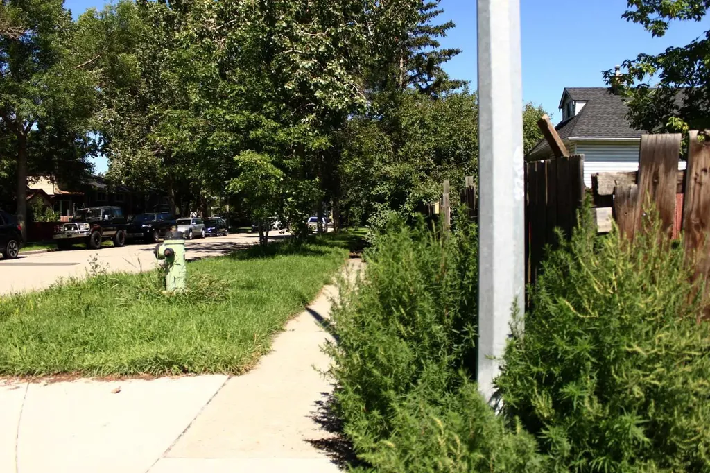 2740 16a Street SE Calgary AB T2G 3T2