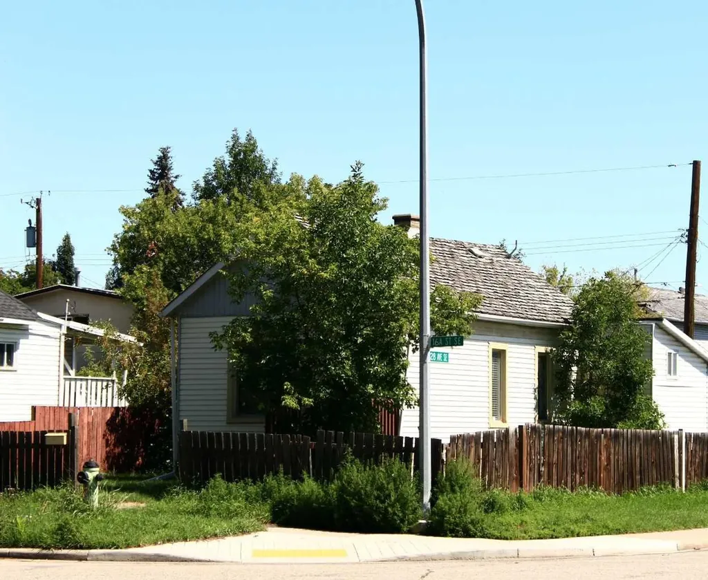 2740 16a Street SE Calgary AB T2G 3T2