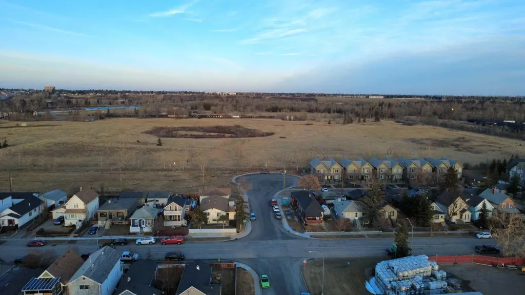 2740 16a Street SE Calgary AB T2G 3T2