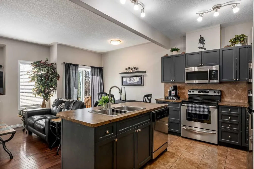 620 Luxstone Landing SW Airdrie AB T4B 0B6