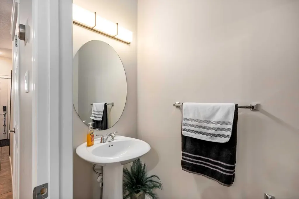 620 Luxstone Landing SW Airdrie AB T4B 0B6
